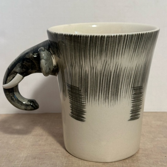 Pier 1 Grey 3D Elephant Mug Trunk for Handle Handpainted Stoneware 16 ounce - Picture 3 of 6